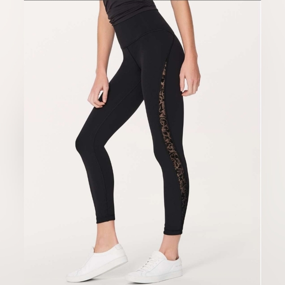 lululemon athletica Pants - Lululemon Meant To Move Black Legging Lace Size 6 *discounted shipping *
